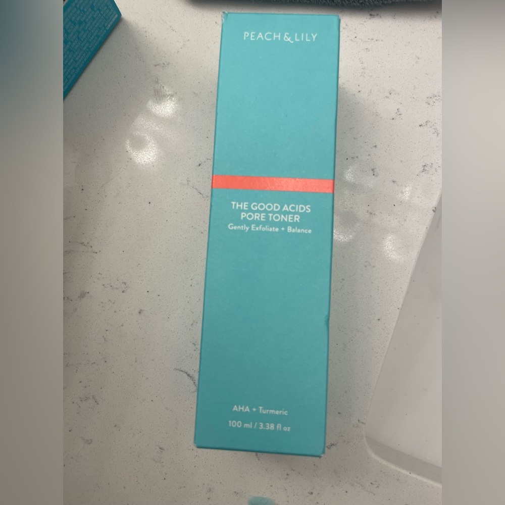 NEW IN BOX PEACH AND LILY TONER